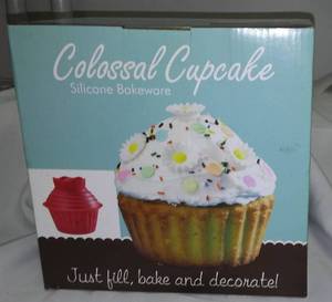 lot 470 image: Colossal Cupcake.