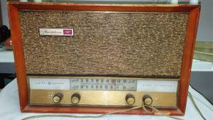 lot 482 image: Musaphonic Ge Radio.