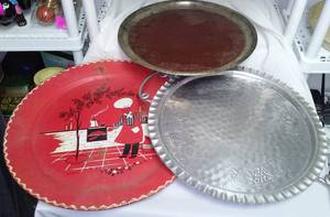 lot 488 image: Vintage Serving Trays (3