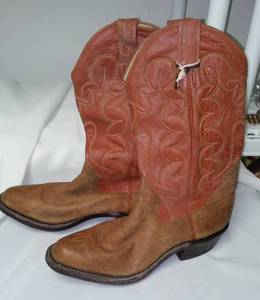 lot 494 image: Sanders Cowboy Boots NEW