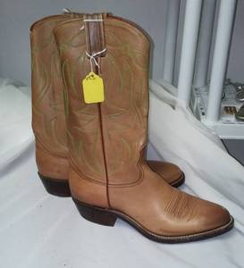 lot 501 image: Nocona Cowboy Boots New