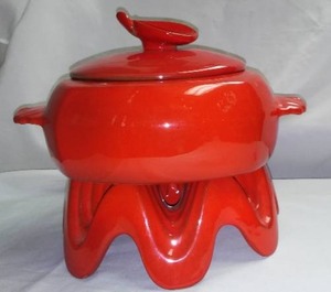 lot 511 image: Frankoma Covered Casserole.