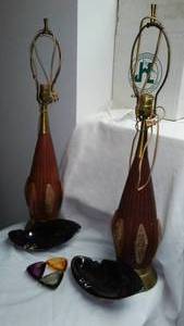 lot 532 image: Mid Century Chalkware Medallion Lamps (2) And Ashtrays.