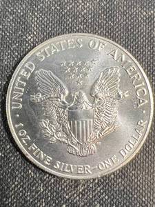 1992 AMERICAN SILVER EAGLE 1 TROY OZ .999 FINE SILVER