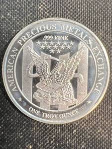 1 TROY OZ .999 FINE SILVER APMEX ROUND