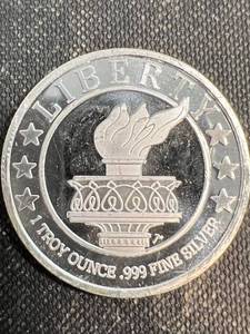 1 TROY OZ .999 FINE SILVER STATUE OF LIBERTY ROUND