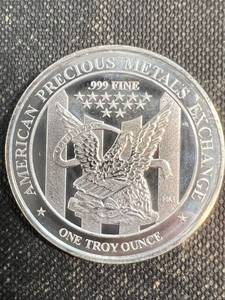 1 TROY OZ .999 FINE SILVER APMEX ROUND