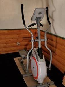 lot 6 image: Schwinn 420A Elliptical like new