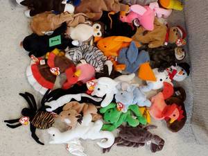 lot 76 image: #1 Beanie Babies, 56 Toys - some RARE