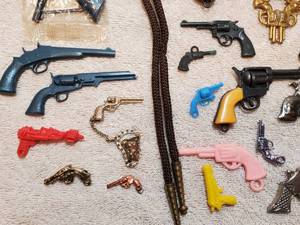 lot 88 image: Lot #3 Small Collectibles - Miniature Pistols, Rifles - includes Metal Winchester Promo Pistol