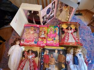 lot 93 image: Dolls--NIB Barbies & Vintage.