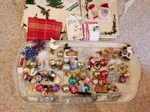 lot 123 image: Lot #2 Christmas Lot (shelf not included)