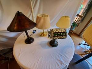 lot 187 image: 6 Lamps-2 Floor Lamps & 4 Table lamps