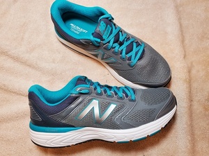 lot 97C image: Brand new-never worn New Balance 560 v7 Shoes Womens Size 11