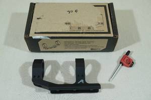 lot 23 image: Aero Precision Ultralight Scope Mount - 30mm, Extended Relief, Black