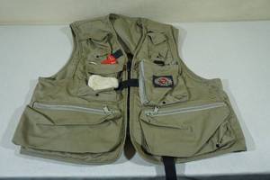 lot 100 image: Stearns Inflatable Anglers Vest Adult Large