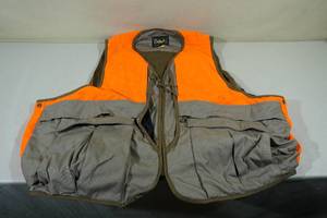 lot 102 image: Cabelas Upland Traditions Hunting Vest XL