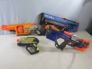 lot 159 image: (EW6) 4 Toy Guns...
