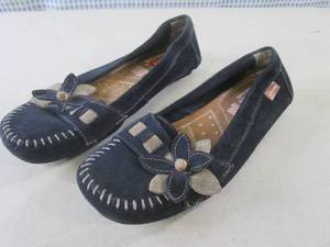 lot 164 image: (BSB) Pair Leather Odeon Shoes - Li...