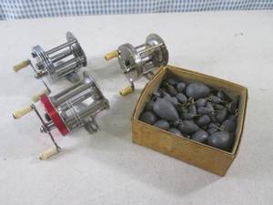 lot 173 image: (BSB) 3 Vintage Fishing Reels and B...