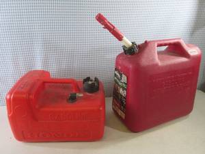lot 180 image: (BS) 2 Gas Cans - Briggs & Stratton...