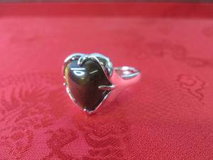lot 259 image: (CNTR) Tiger Eye Heart Shaped Ring