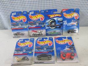 lot 264 image: (EC1) Assorted Hot Wheels in Packag...