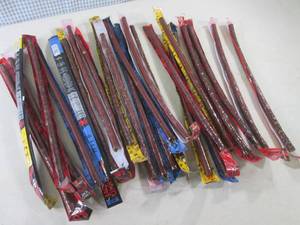 lot 320 image: (EC2) 24 Assorted Jack Link Snack S...