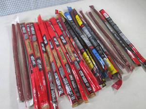 lot 322 image: (EC2) 24 Assorted Jack Link Snack S...