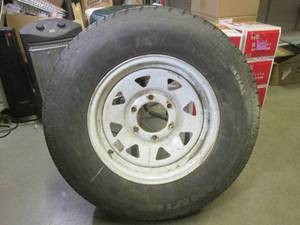 lot 325 image: (BR1) Large Trailer Wheel 6-Lug Rim...