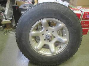 lot 326 image: (BR1) Truck Wheel 6-Lug American Ra...