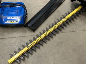 lot 14 image: Kobalt 40Volt Electric Hedge Trimmer