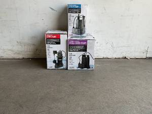 lot 84 image: LOT OF 3. Everbilt Pumps