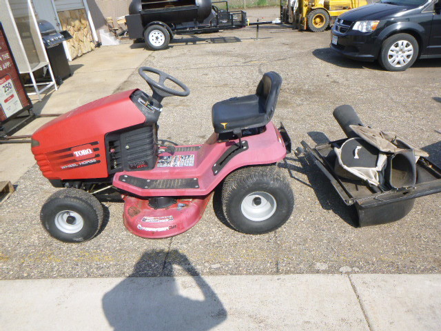 Toro wheel horse online bagger attachment