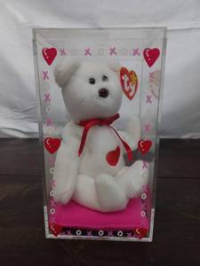 lot 10 image: TY Beanie Baby - Valentino With Typos