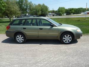 lot 7 image: 2006 Subaru Outback