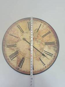 lot 121 image: Old World Wall Clock