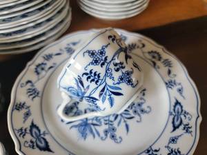 lot 66 image: Blue Danube China Set