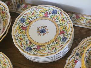 lot 125 image: Sur La Table Melamine Dinnerware