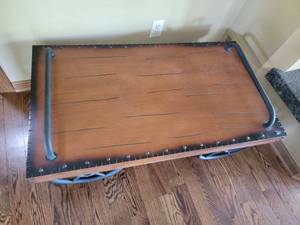 lot 31 image: Leeds Wagon Style Coffee Table