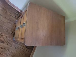 lot 33 image: Four-Drawer Victorian Nightstand