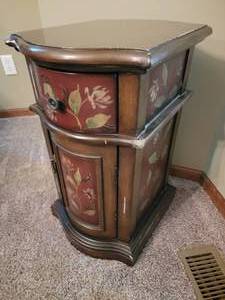lot 44 image: Red Ornate End Table Cabinet
