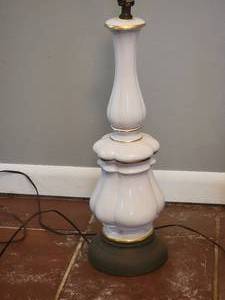 lot 139 image: English Milk Glass Style Table Lamps