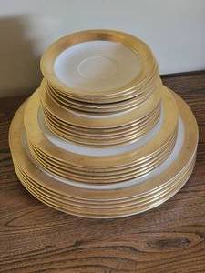lot 6B image: Lenox Westchester Gold Brimmed China