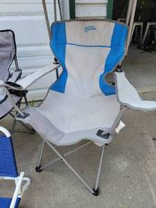 lot 170 image: Tailgate Folding Chair Bundle