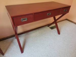 lot 85 image: Stylish Modern Red Desk