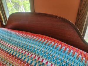 lot 39 image: Elegant Vintage Mahogany Full Bed Set