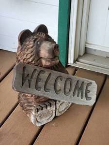 lot 91A image: Adorable Northwoods Carved Welcome Bear