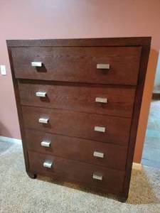 lot 42 image: Chic Modern Bedroom Dresser