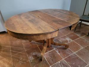 lot 52 image: Charming Antique Farmhouse Dining Set